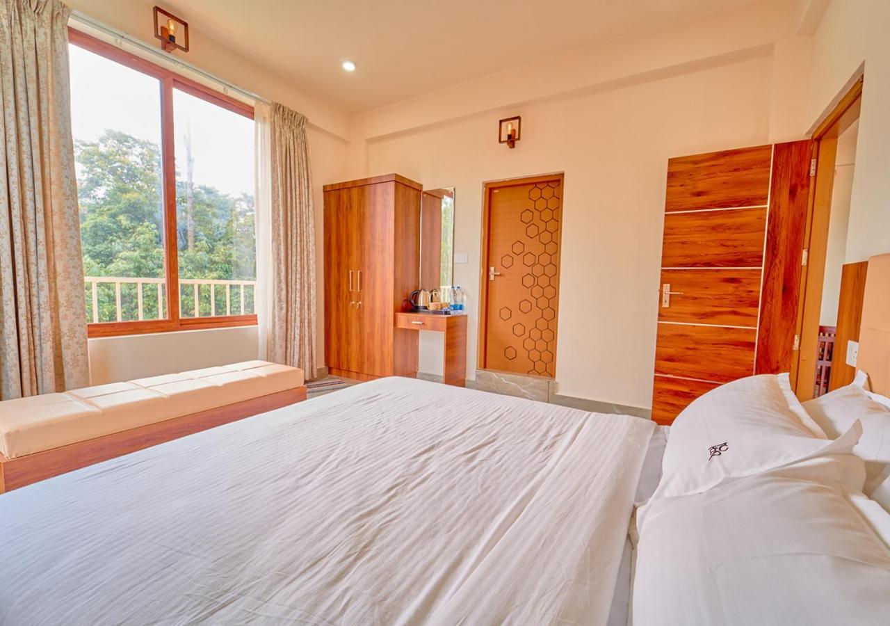 Glen Castle Vagamon Pool Resort By Voye Homes 外观 照片