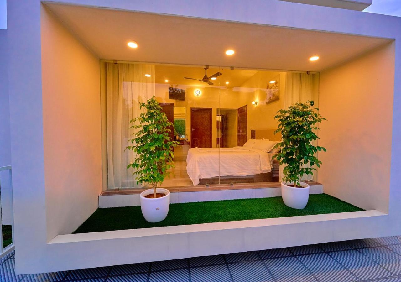 Glen Castle Vagamon Pool Resort By Voye Homes 外观 照片