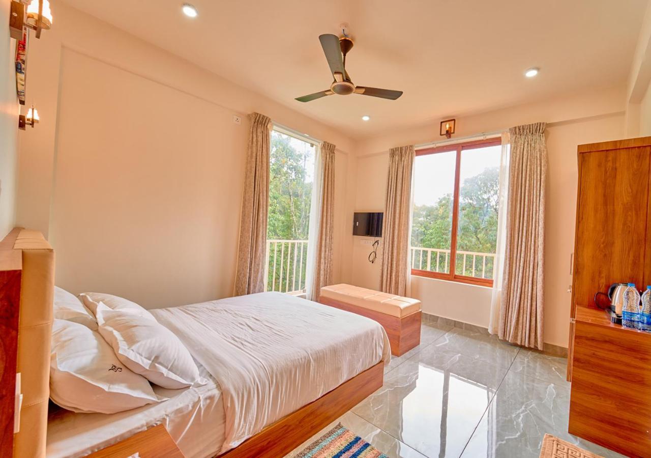 Glen Castle Vagamon Pool Resort By Voye Homes 外观 照片