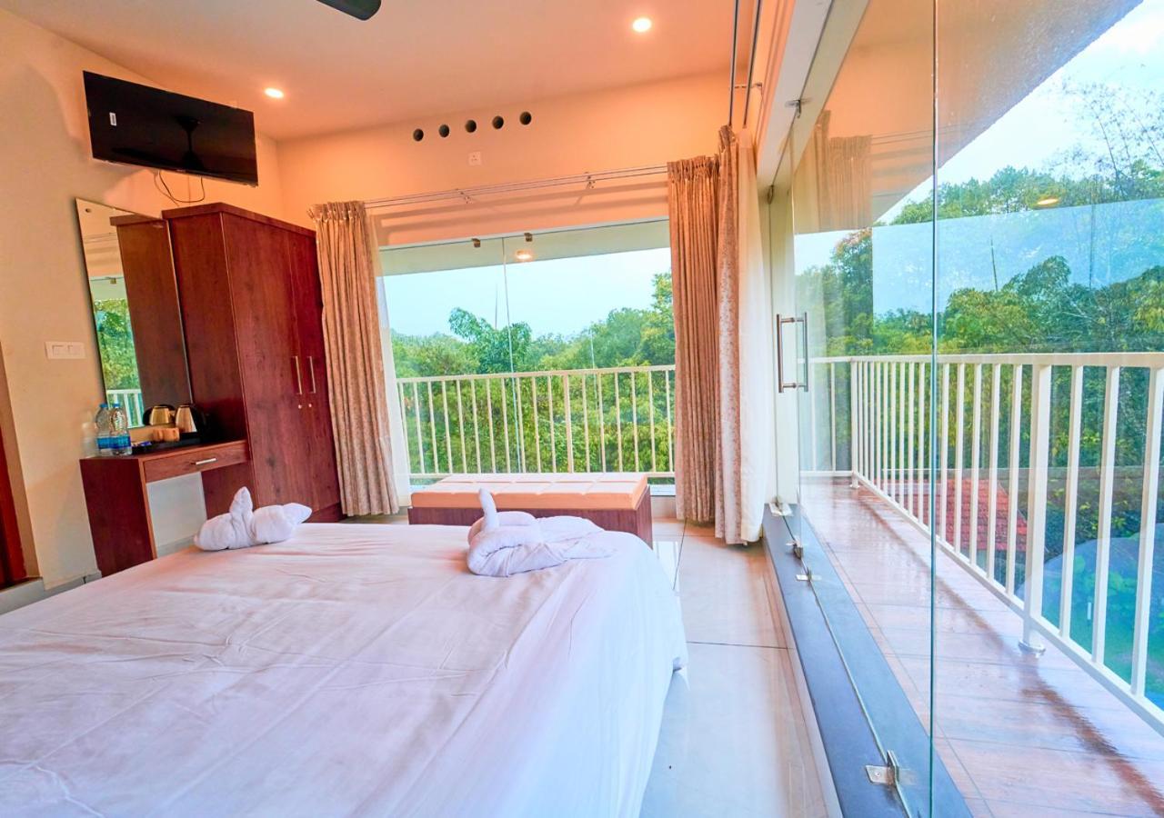 Glen Castle Vagamon Pool Resort By Voye Homes 外观 照片