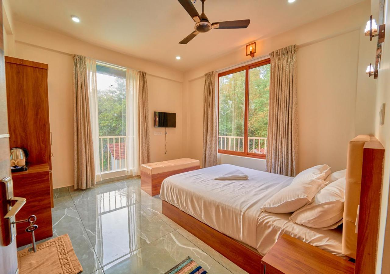 Glen Castle Vagamon Pool Resort By Voye Homes 外观 照片