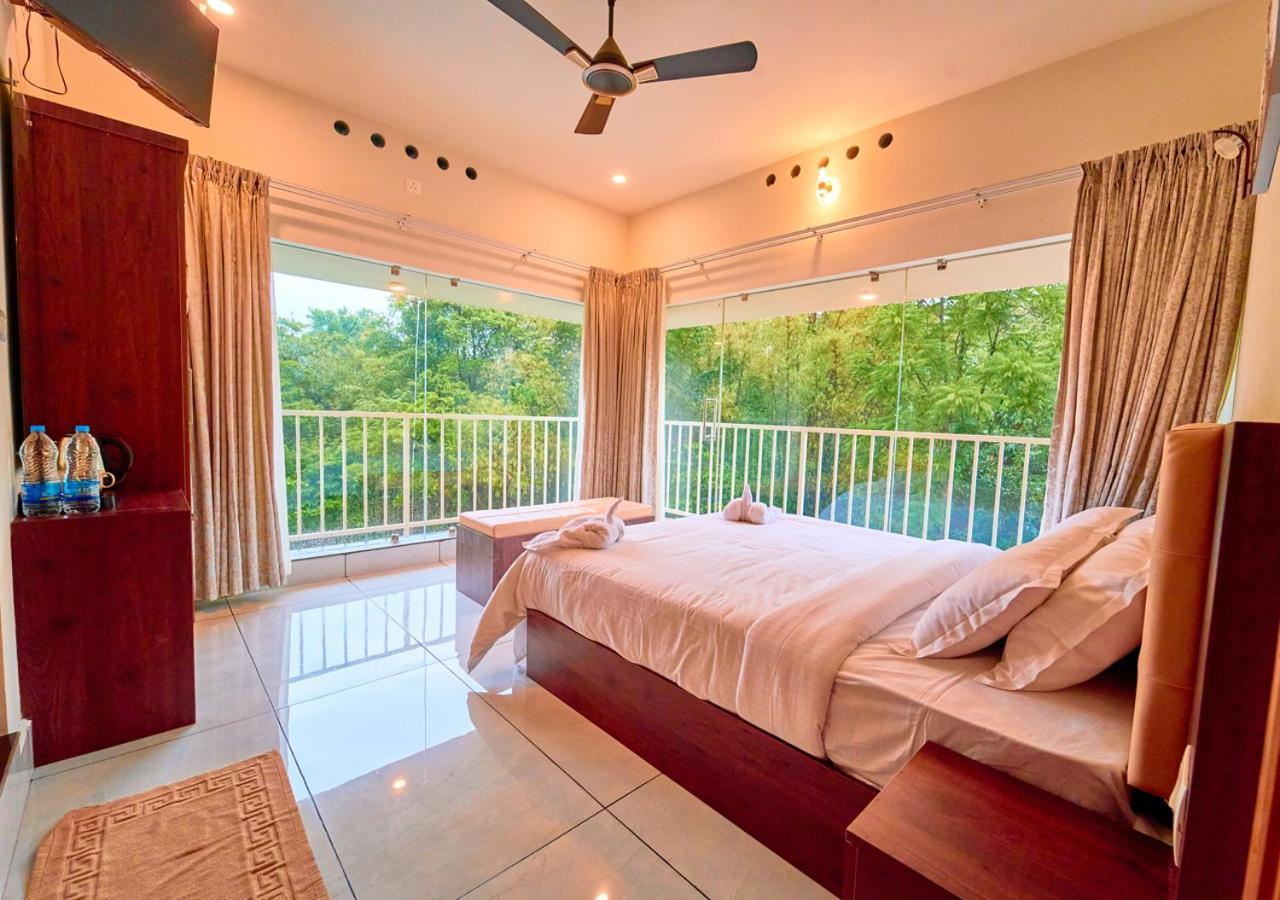 Glen Castle Vagamon Pool Resort By Voye Homes 外观 照片