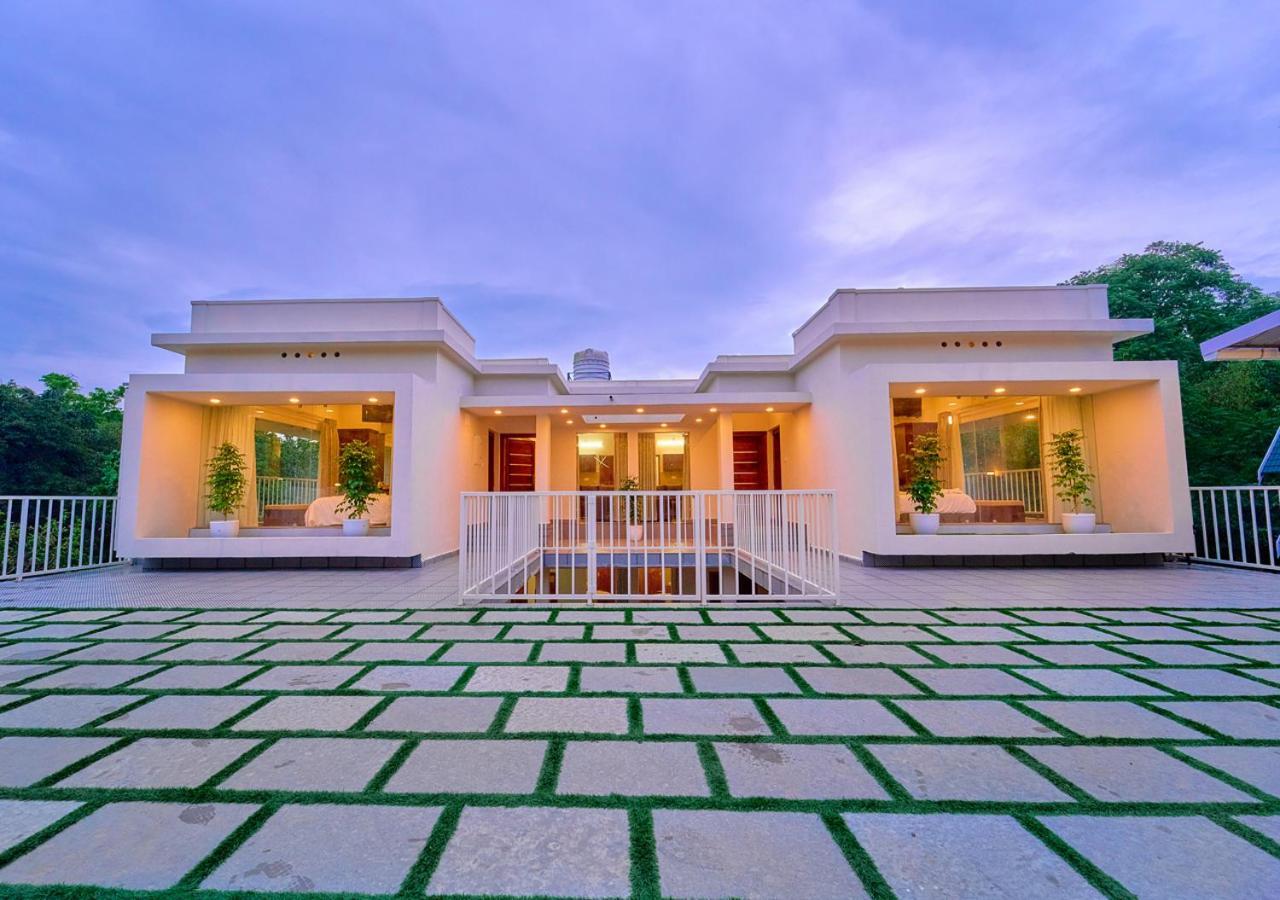 Glen Castle Vagamon Pool Resort By Voye Homes 外观 照片