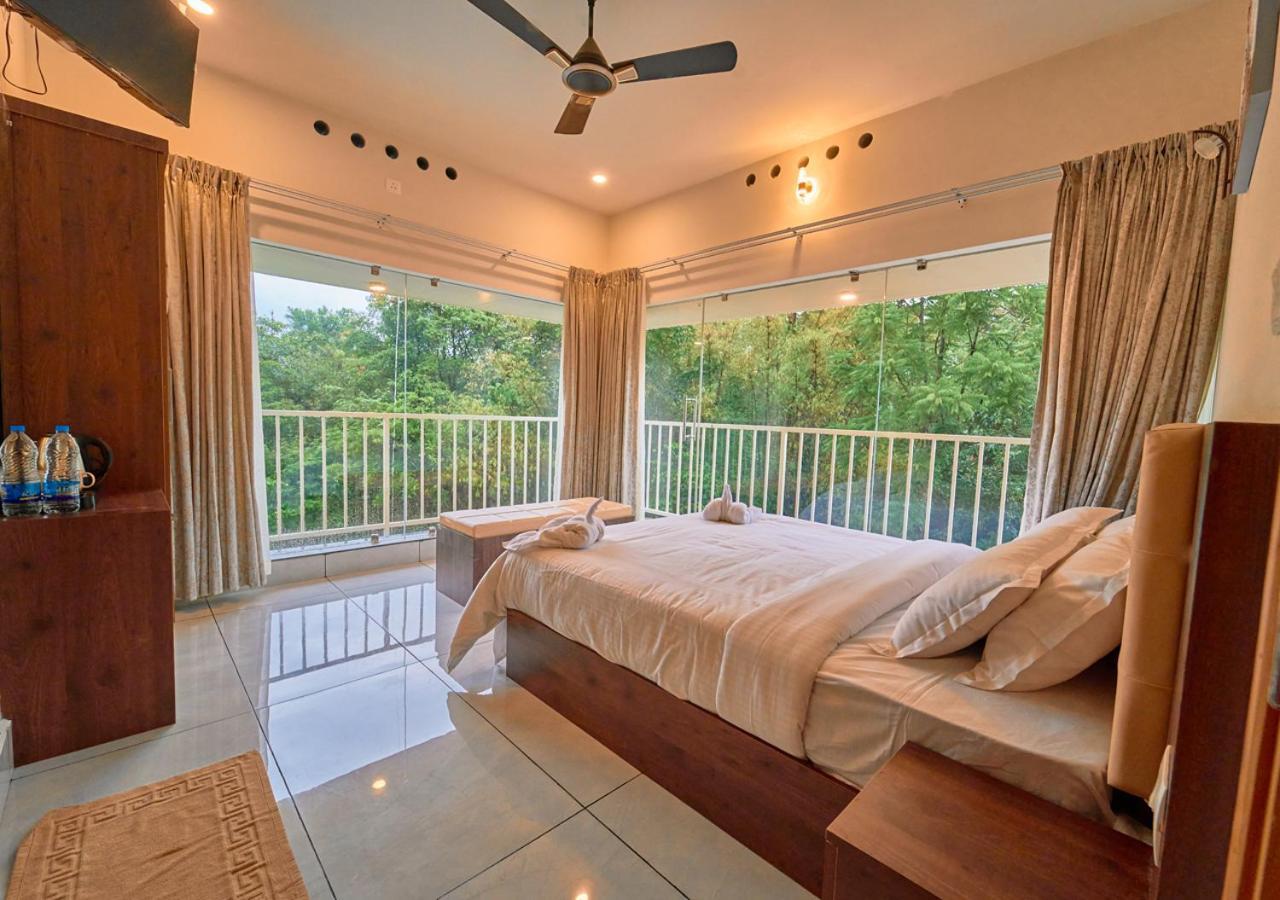 Glen Castle Vagamon Pool Resort By Voye Homes 外观 照片